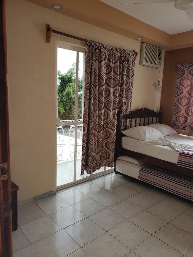 Hotel Cuarto Camino Playa Del Carmen Exterior photo
